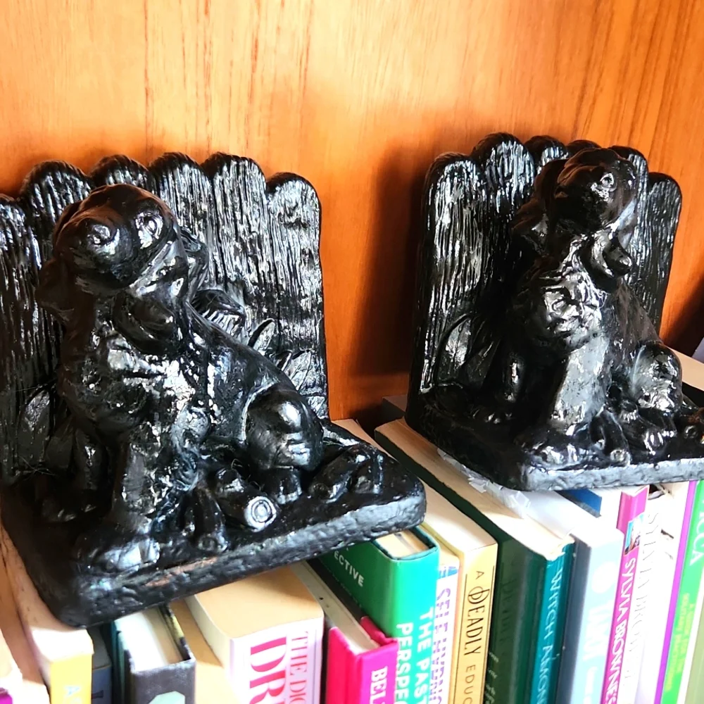 1970s Mold Black Bookends with Dog Design - Picture 1 of 5